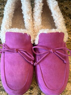 Vionic slippers